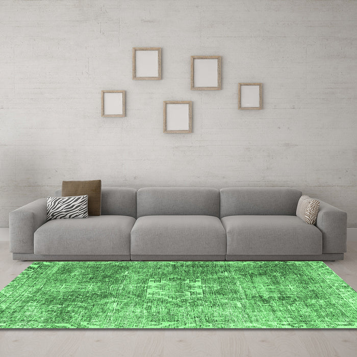 Machine Washable Persian Emerald Green Traditional Area Rugs in a Living Room,, wshtr4428emgrn