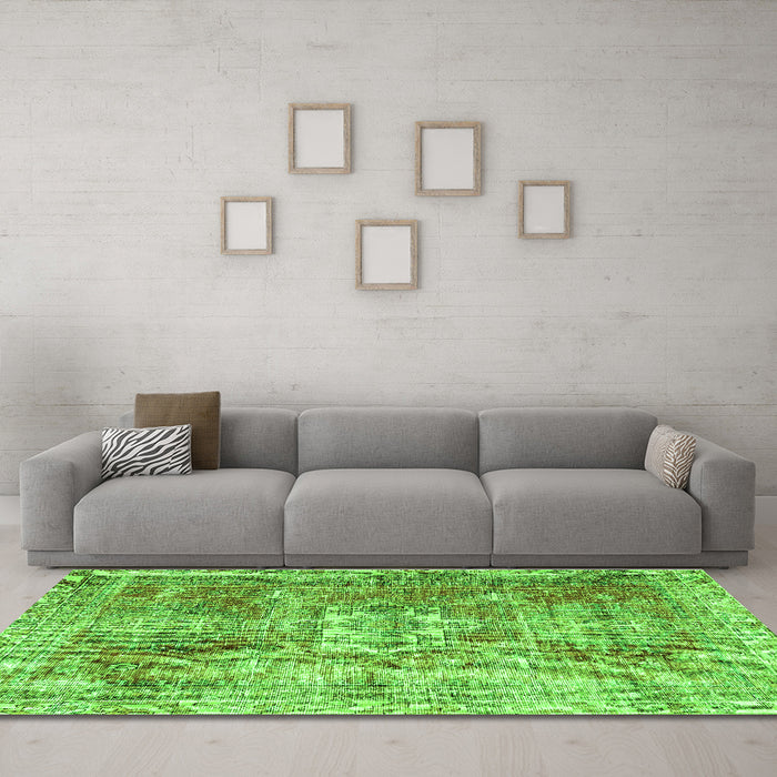 Machine Washable Persian Green Traditional Area Rugs in a Living Room,, wshtr4428grn