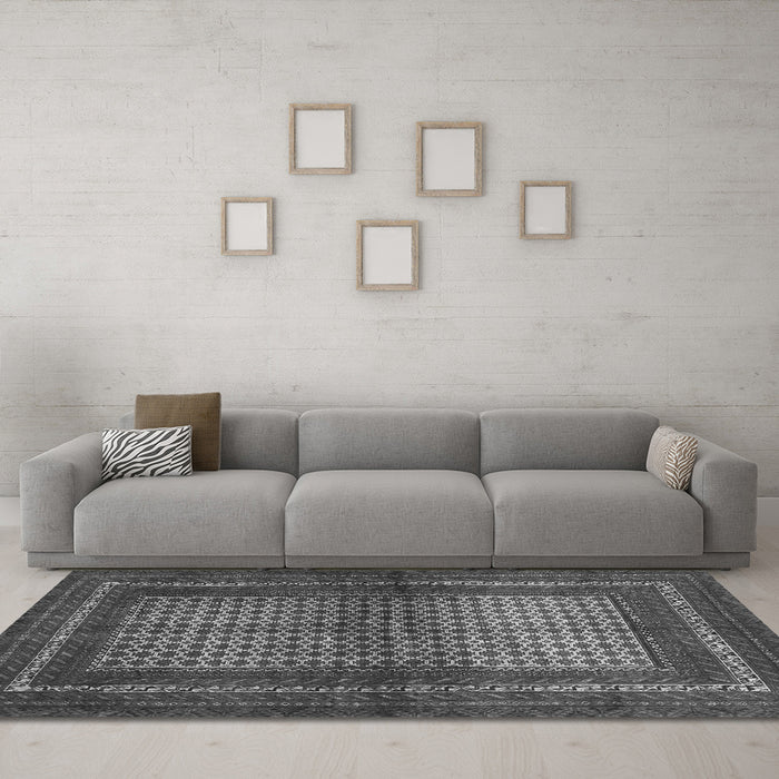 Machine Washable Persian Gray Traditional Rug in a Living Room,, wshtr4429gry