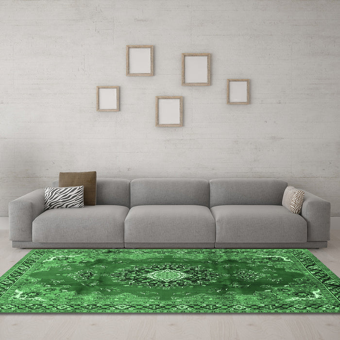 Machine Washable Medallion Emerald Green Traditional Area Rugs in a Living Room,, wshtr442emgrn