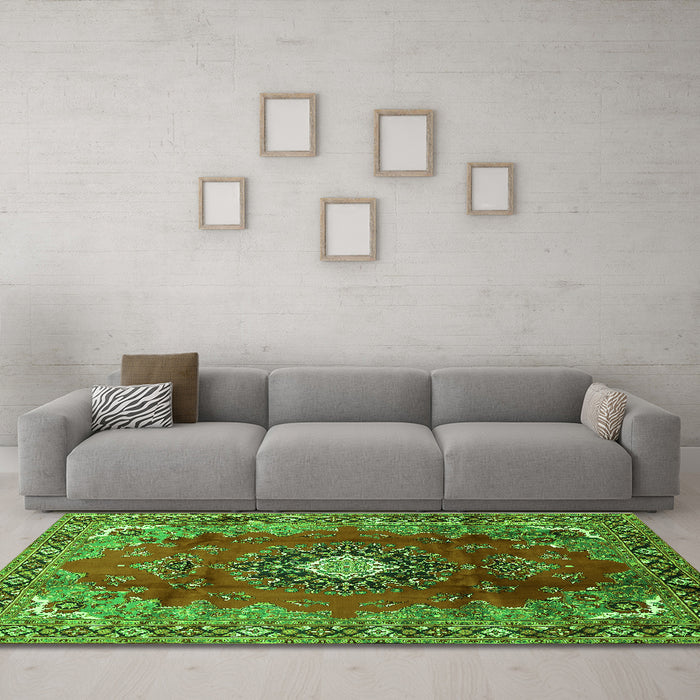 Machine Washable Medallion Green Traditional Area Rugs in a Living Room,, wshtr442grn