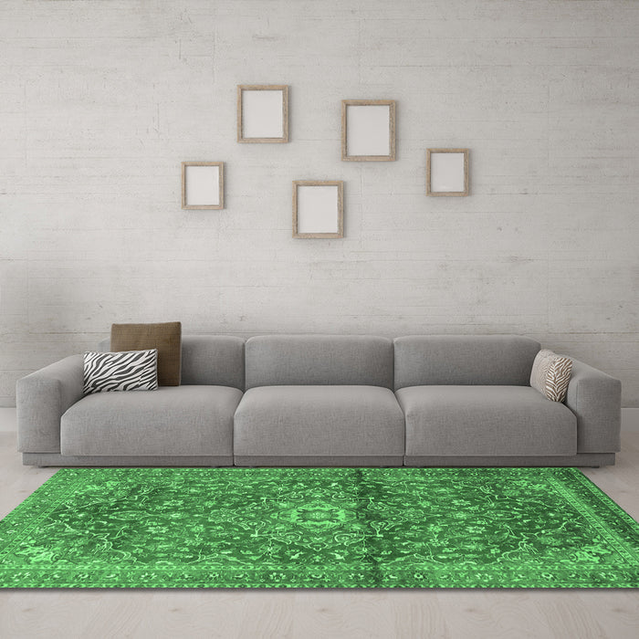 Machine Washable Medallion Emerald Green Traditional Area Rugs in a Living Room,, wshtr4430emgrn