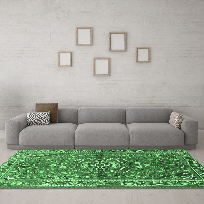 Machine Washable Persian Emerald Green Traditional Area Rugs in a Living Room,, wshtr4431emgrn