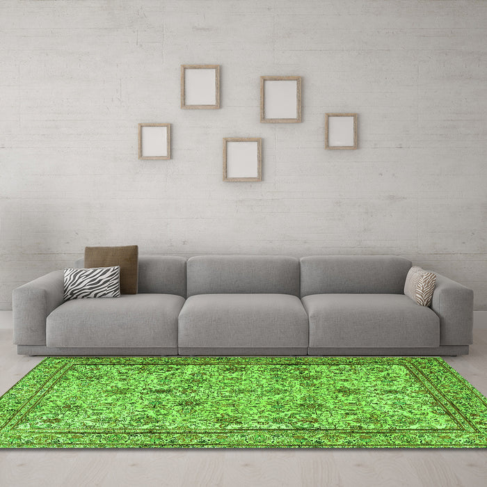 Machine Washable Persian Green Traditional Area Rugs in a Living Room,, wshtr4433grn
