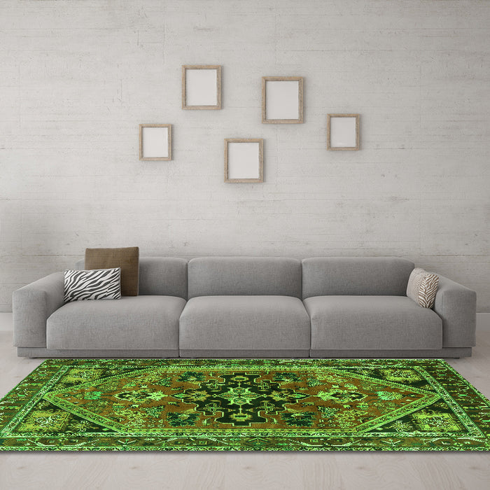 Machine Washable Persian Green Traditional Area Rugs in a Living Room,, wshtr4434grn