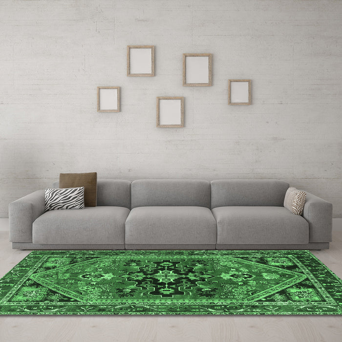 Machine Washable Persian Emerald Green Traditional Area Rugs in a Living Room,, wshtr4434emgrn