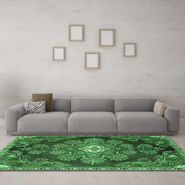 Machine Washable Medallion Emerald Green Traditional Area Rugs in a Living Room,, wshtr4436emgrn