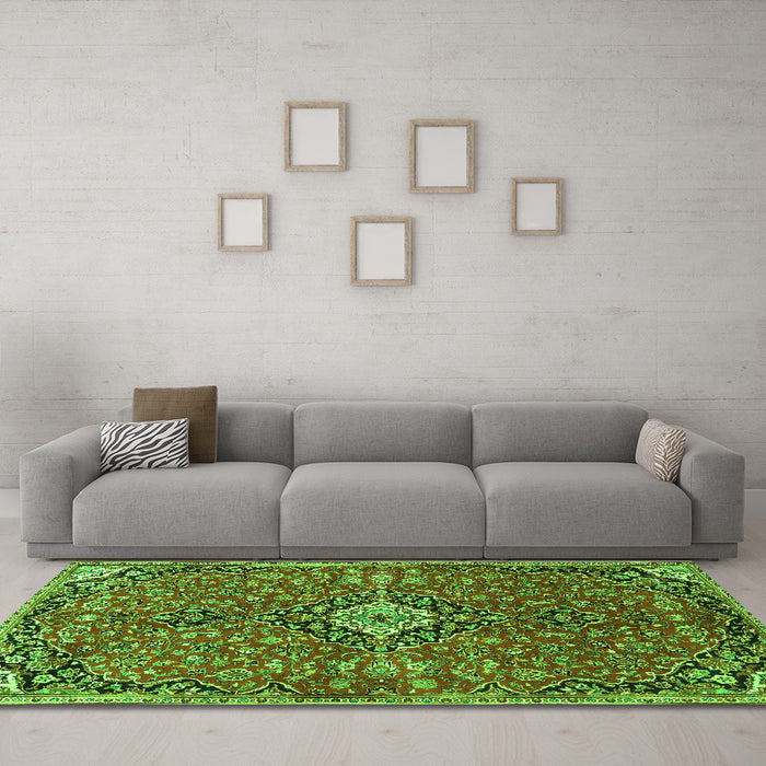 Machine Washable Medallion Green Traditional Area Rugs in a Living Room,, wshtr4437grn