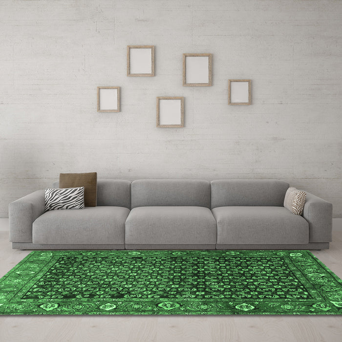 Machine Washable Persian Emerald Green Traditional Area Rugs in a Living Room,, wshtr4438emgrn