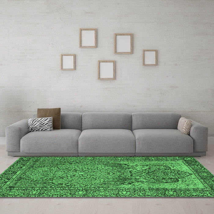 Machine Washable Persian Emerald Green Traditional Area Rugs in a Living Room,, wshtr4439emgrn