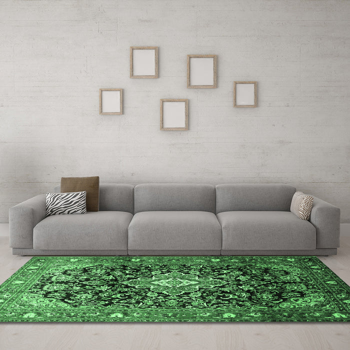 Machine Washable Medallion Emerald Green Traditional Area Rugs in a Living Room,, wshtr443emgrn