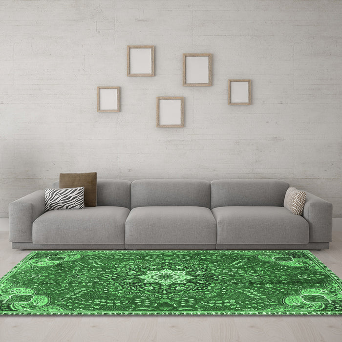 Machine Washable Persian Emerald Green Traditional Area Rugs in a Living Room,, wshtr4441emgrn