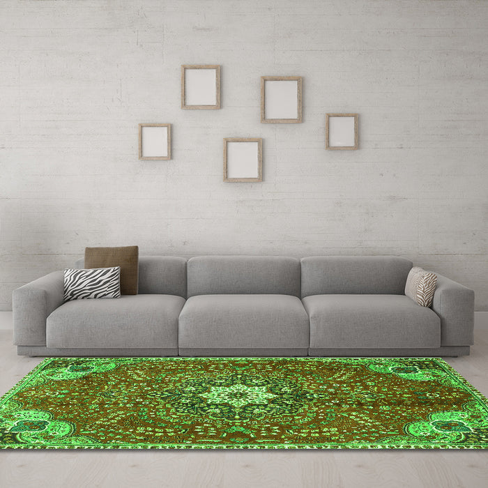 Machine Washable Persian Green Traditional Area Rugs in a Living Room,, wshtr4441grn