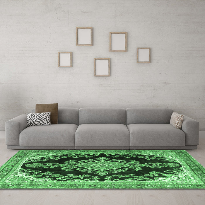 Machine Washable Medallion Emerald Green Traditional Area Rugs in a Living Room,, wshtr4444emgrn