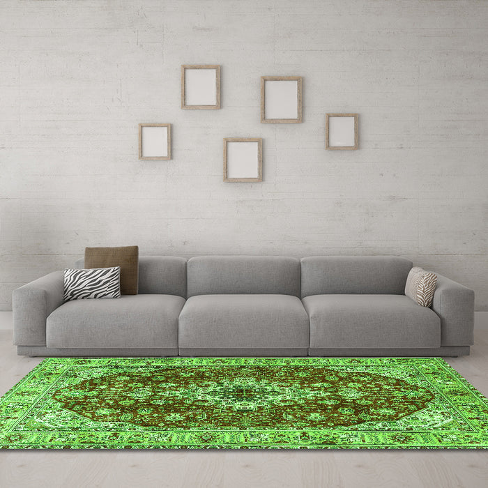Machine Washable Medallion Green Traditional Area Rugs in a Living Room,, wshtr4445grn