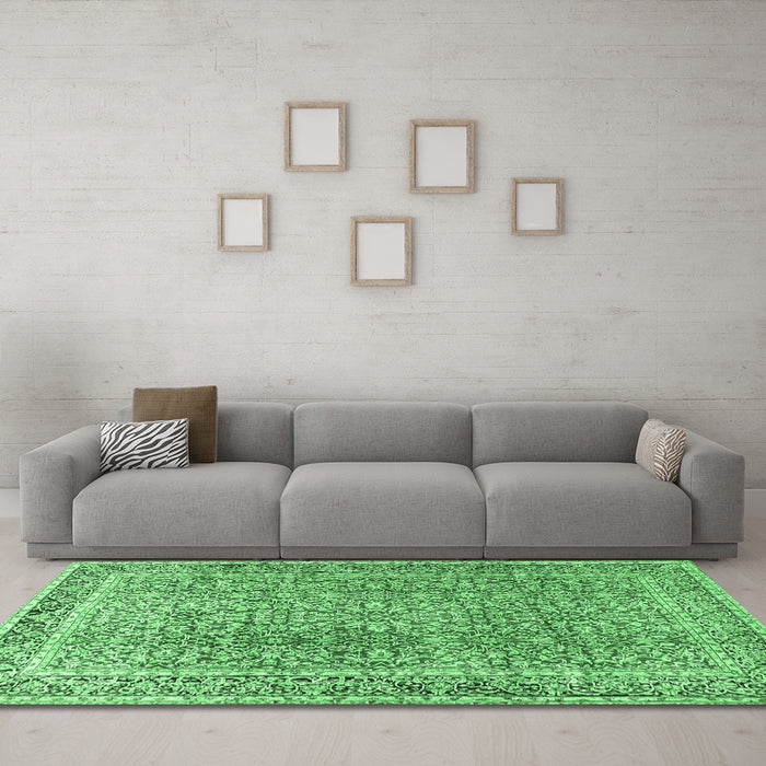 Machine Washable Persian Emerald Green Traditional Area Rugs in a Living Room,, wshtr4447emgrn