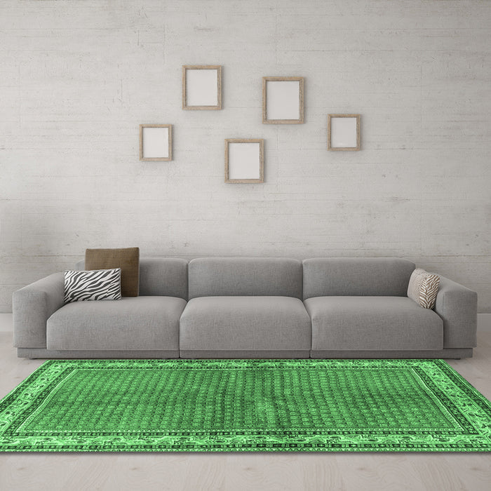 Machine Washable Persian Emerald Green Traditional Area Rugs in a Living Room,, wshtr4448emgrn
