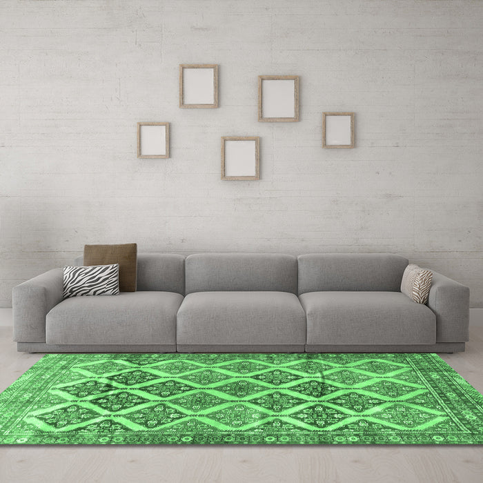 Machine Washable Persian Emerald Green Traditional Area Rugs in a Living Room,, wshtr4450emgrn