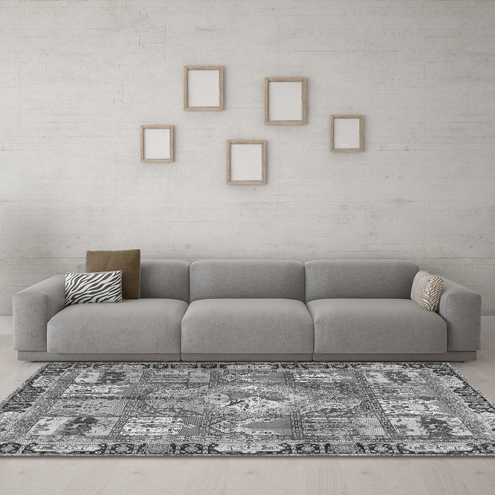 Machine Washable Medallion Gray Traditional Rug in a Living Room,, wshtr4451gry
