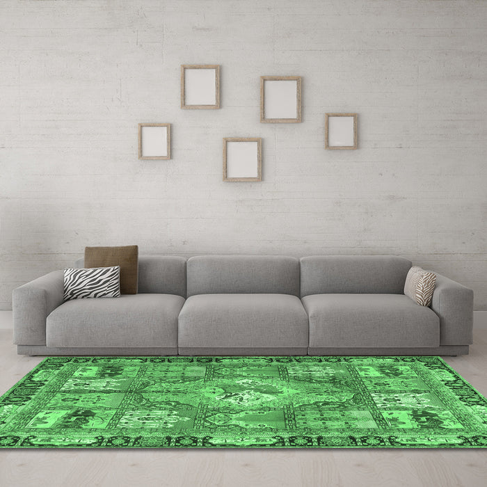 Machine Washable Medallion Emerald Green Traditional Area Rugs in a Living Room,, wshtr4451emgrn