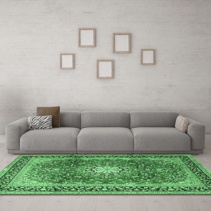 Machine Washable Persian Emerald Green Traditional Area Rugs in a Living Room,, wshtr4453emgrn