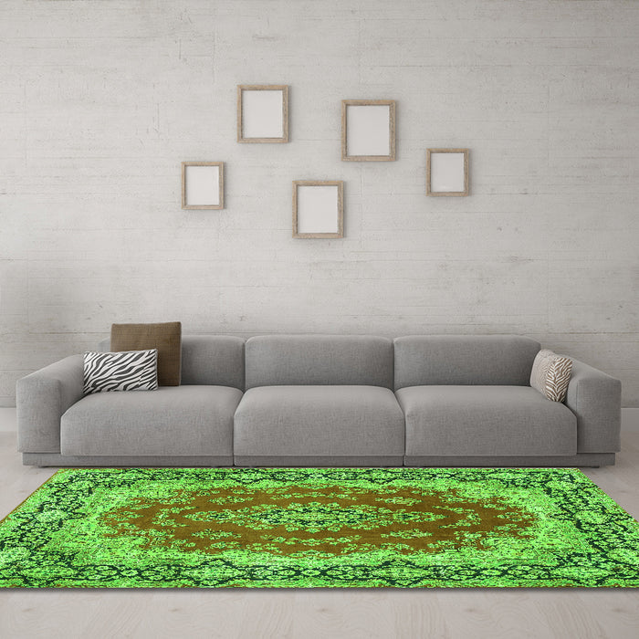 Machine Washable Medallion Green Traditional Area Rugs in a Living Room,, wshtr445grn