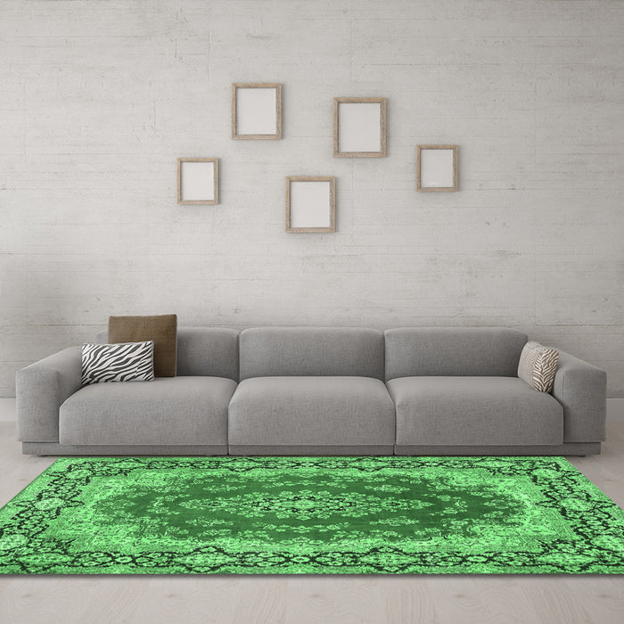 Machine Washable Medallion Emerald Green Traditional Area Rugs in a Living Room,, wshtr445emgrn