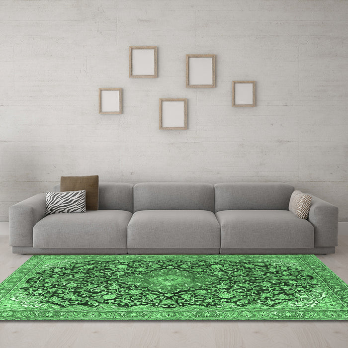 Machine Washable Medallion Emerald Green Traditional Area Rugs in a Living Room,, wshtr4460emgrn