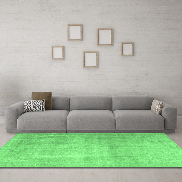 Machine Washable Persian Emerald Green Traditional Area Rugs in a Living Room,, wshtr4464emgrn