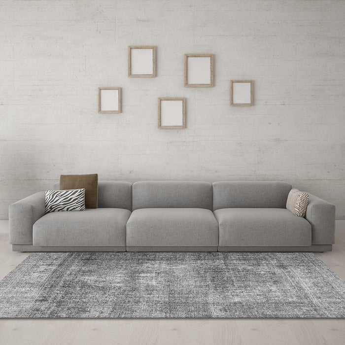 Machine Washable Persian Gray Traditional Rug in a Living Room,, wshtr4467gry