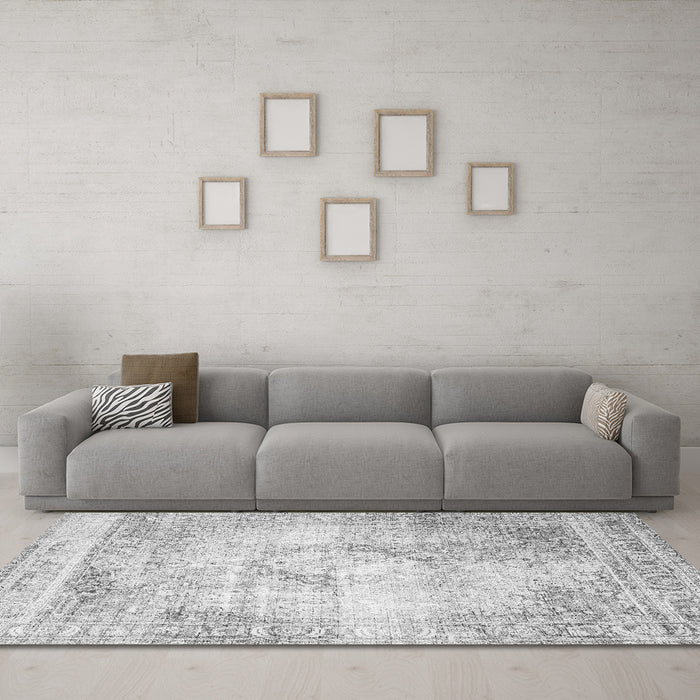 Machine Washable Persian Gray Traditional Rug in a Living Room,, wshtr4468gry