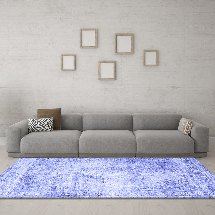 Machine Washable Persian Blue Traditional Rug in a Living Room, wshtr4468blu
