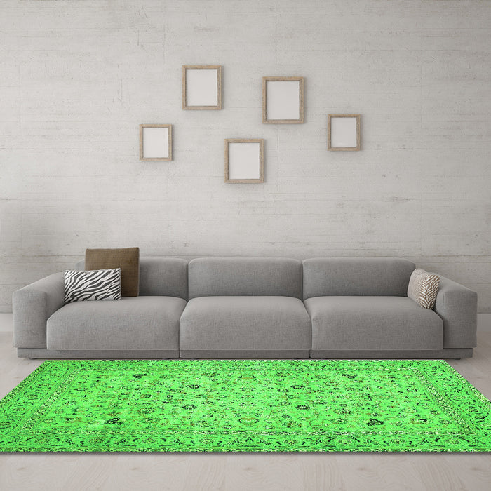 Machine Washable Persian Green Traditional Area Rugs in a Living Room,, wshtr446grn