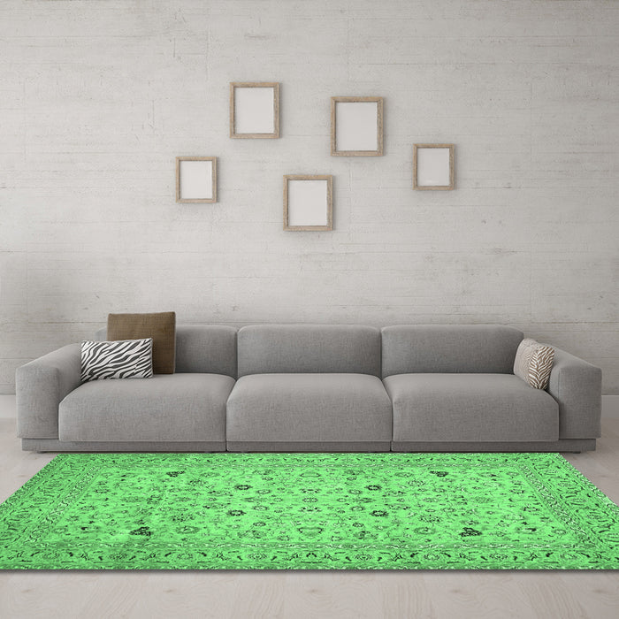 Machine Washable Persian Emerald Green Traditional Area Rugs in a Living Room,, wshtr446emgrn