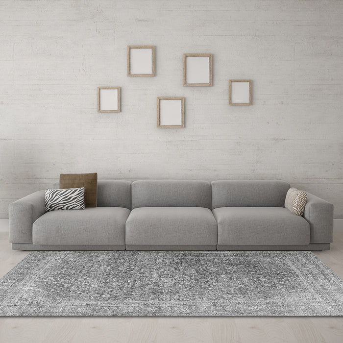 Machine Washable Persian Gray Traditional Rug in a Living Room,, wshtr4470gry