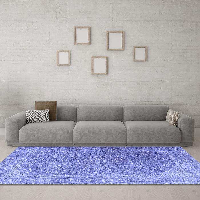 Machine Washable Persian Blue Traditional Rug in a Living Room, wshtr4470blu
