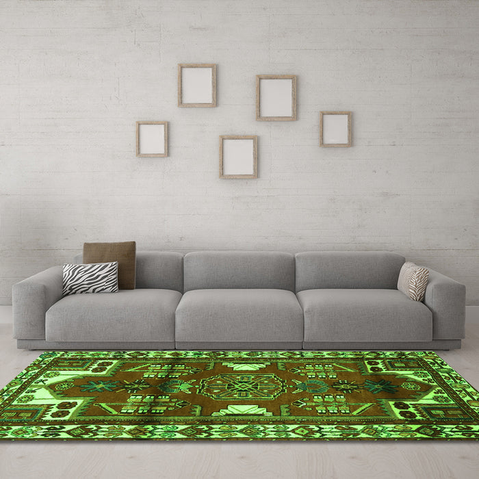 Machine Washable Persian Green Traditional Area Rugs in a Living Room,, wshtr4472grn