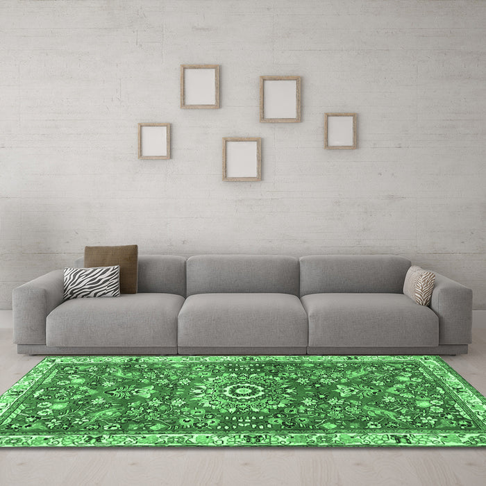 Machine Washable Medallion Emerald Green Traditional Area Rugs in a Living Room,, wshtr4473emgrn