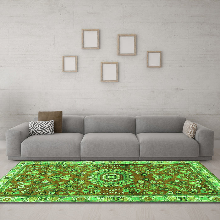 Machine Washable Medallion Green Traditional Area Rugs in a Living Room,, wshtr4473grn