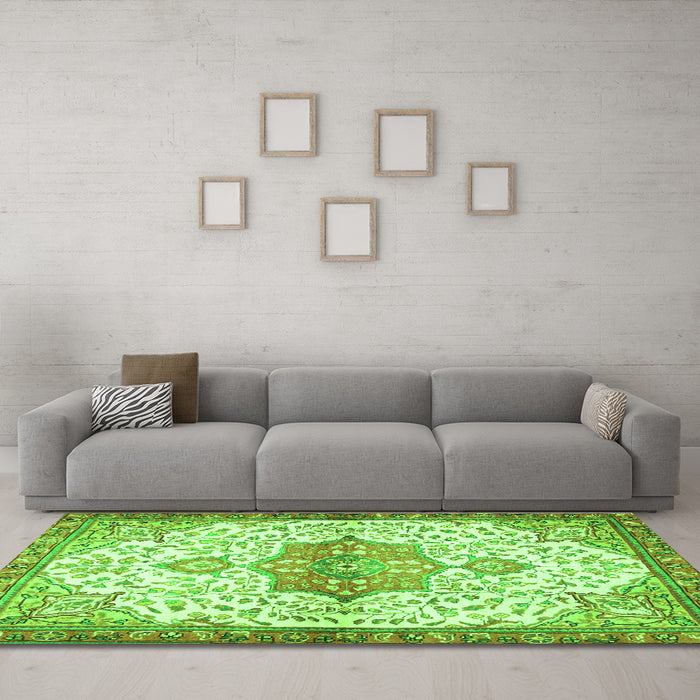 Machine Washable Medallion Green Traditional Area Rugs in a Living Room,, wshtr4474grn