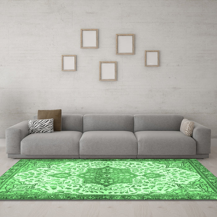Machine Washable Medallion Emerald Green Traditional Area Rugs in a Living Room,, wshtr4474emgrn