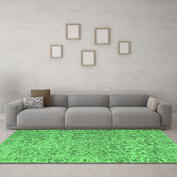 Machine Washable Persian Emerald Green Traditional Area Rugs in a Living Room,, wshtr4476emgrn