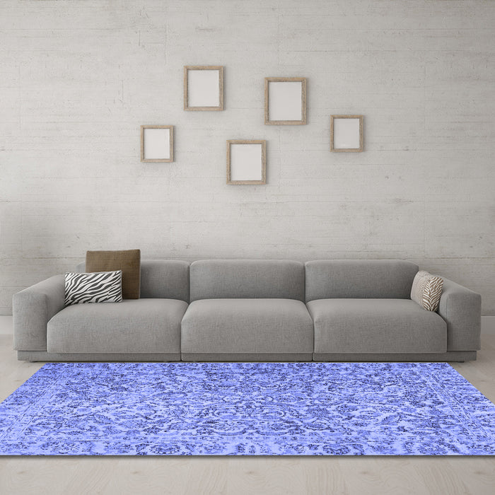 Machine Washable Persian Blue Traditional Rug in a Living Room, wshtr4476blu