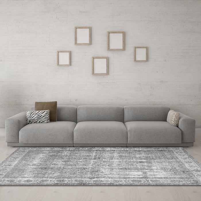 Machine Washable Persian Gray Traditional Rug in a Living Room,, wshtr4477gry