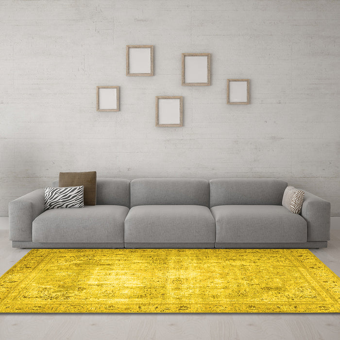Machine Washable Persian Yellow Traditional Rug in a Living Room, wshtr4478yw