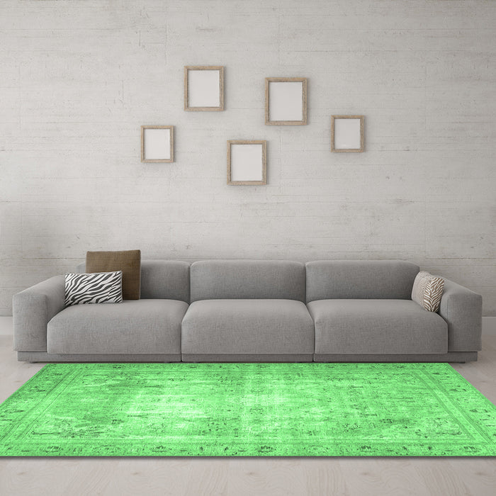 Machine Washable Persian Emerald Green Traditional Area Rugs in a Living Room,, wshtr4478emgrn