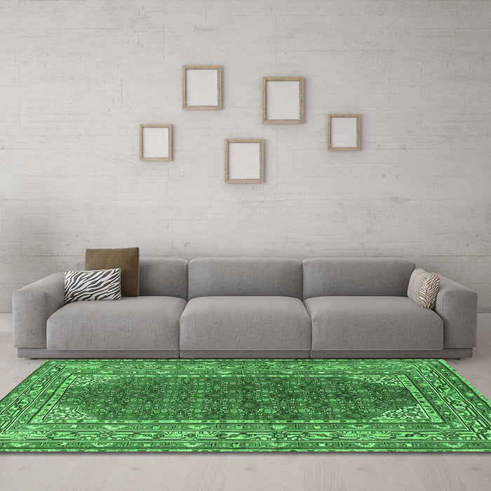 Machine Washable Persian Emerald Green Traditional Area Rugs in a Living Room,, wshtr4483emgrn