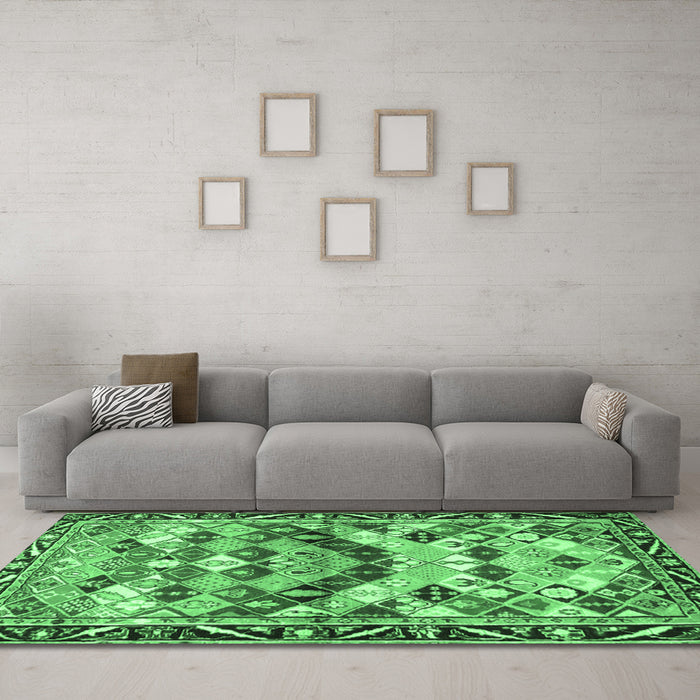 Machine Washable Persian Emerald Green Traditional Area Rugs in a Living Room,, wshtr4484emgrn