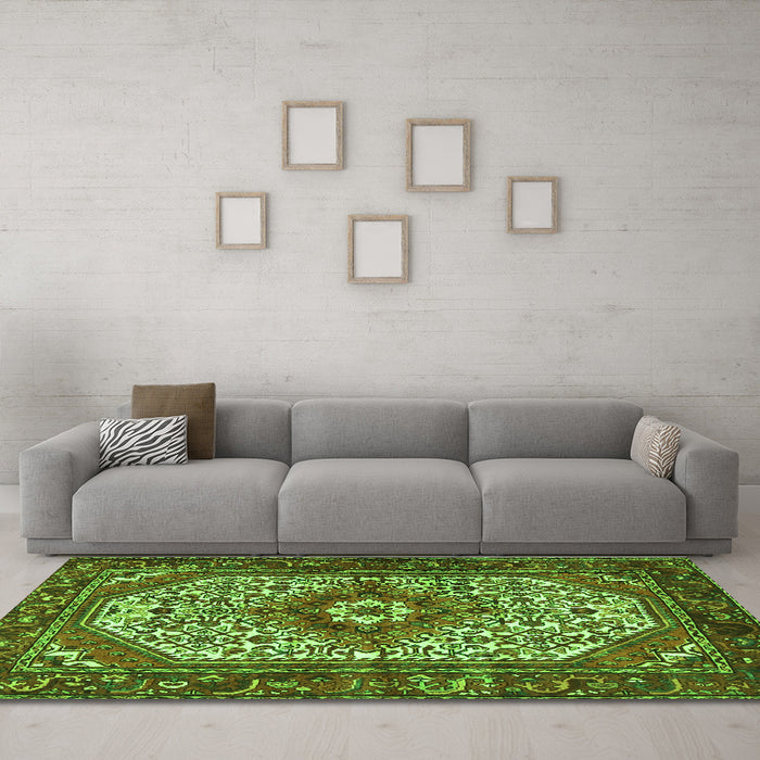Machine Washable Medallion Green Traditional Area Rugs in a Living Room,, wshtr4486grn