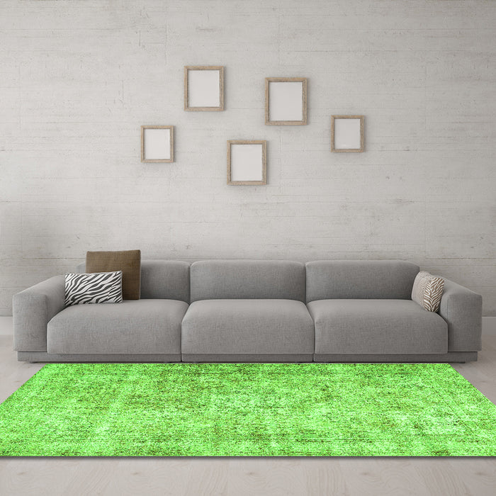 Machine Washable Persian Green Traditional Area Rugs in a Living Room,, wshtr4488grn